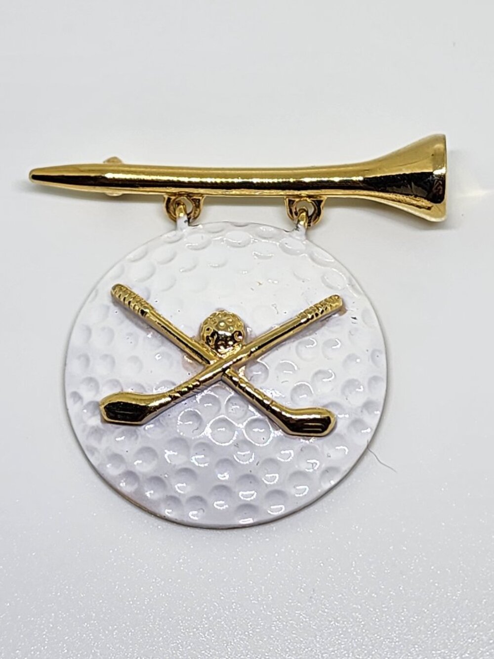 Vintage AJC Goldtone Golf Tee with White Enamel Golf Ball Cross Clubs Pin Brooch